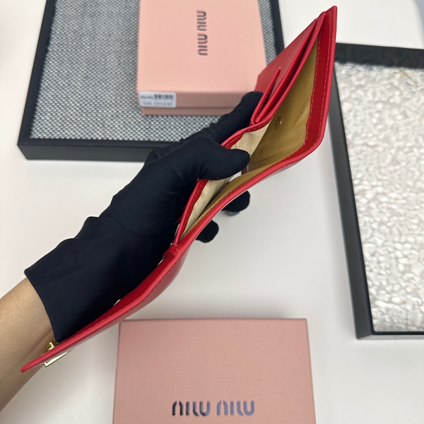 超激安ブランド財布偽物角部分ディテール